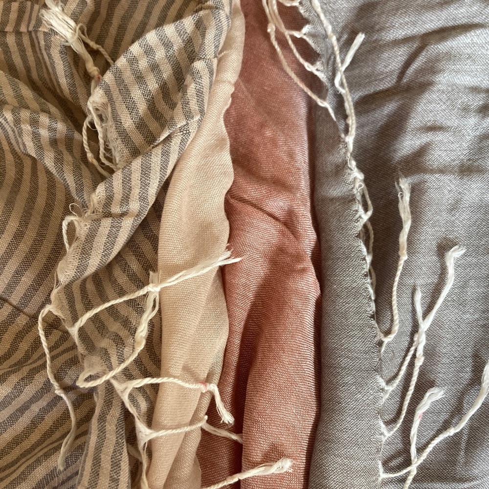 Large wrap in beautiful summery linen colors